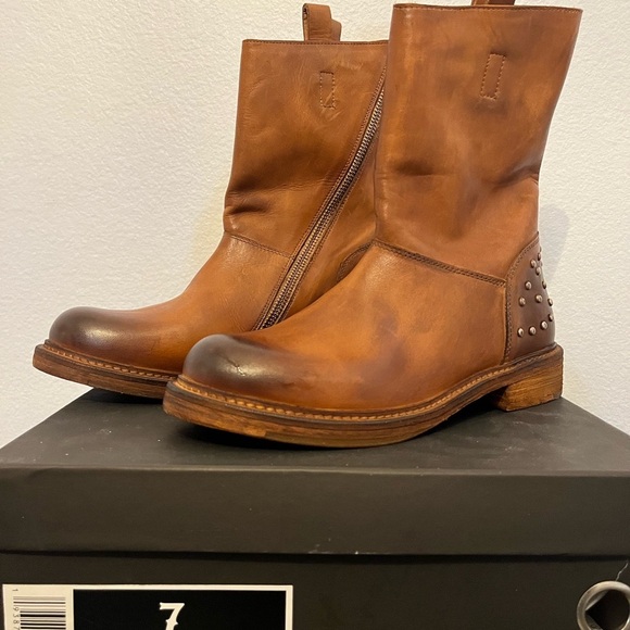 Vintage Foundry Co Shoes - Vintage Foundry Co, Women’s Stacy Boot sz 7 in Camel - NEW - ships without box